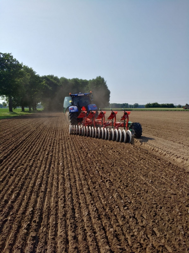 Eerste ploegvoren met de nieuwe combi